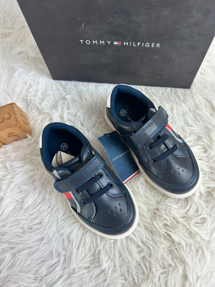 Paire de basket Tommy Hilfiger taille 25 - photo numéro 3