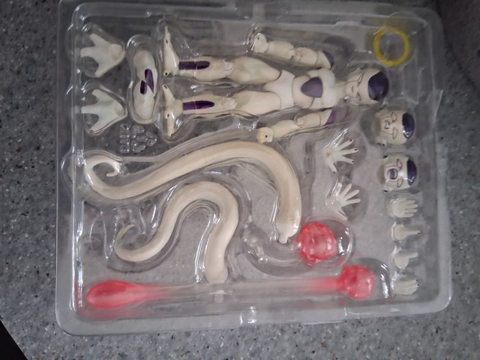 Figurine " Freeza" dragon ball Z" - photo numéro 3