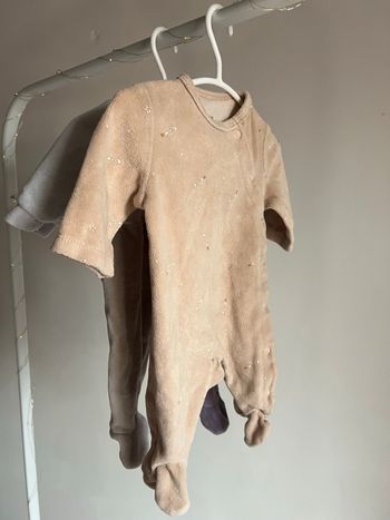 Lot 2 pyjamas 