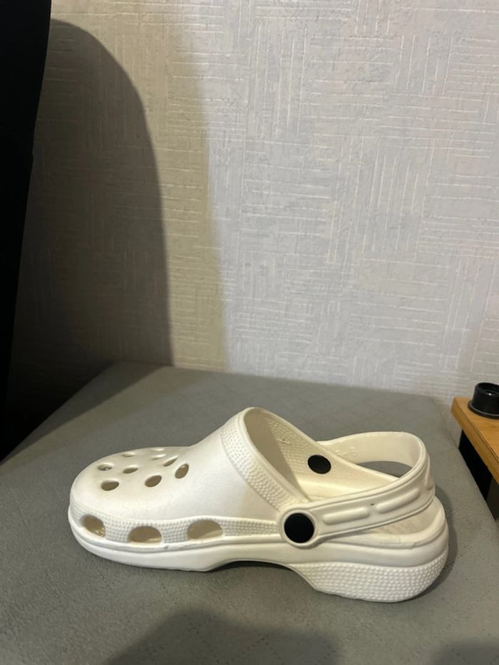 Sabots Crocs blanc Teddy Smith demi pointure 37.5 taille 6 - photo numéro 2