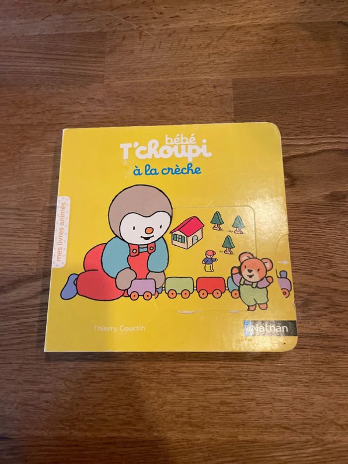 Livre cartonné Mes livres animés Tchoupi à la crèche