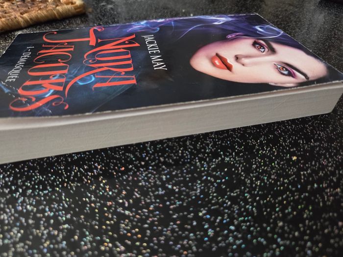 Livre de poche Nora jacobs tome 1 - photo numéro 4