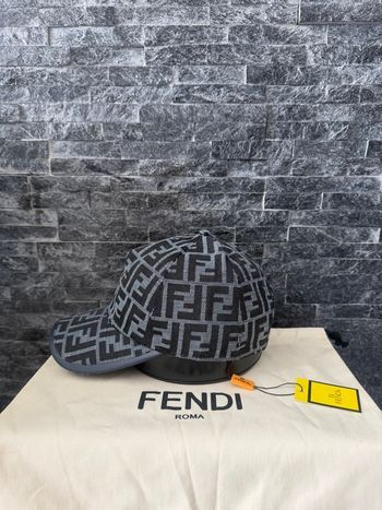 Casquette fendi
