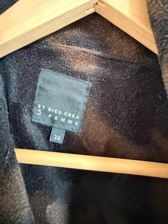 Manteau Et Dieu créa la femme - photo numéro 6