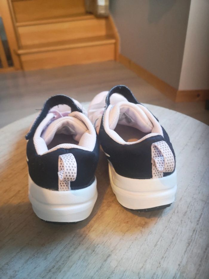 Basket nike'fille t34 - photo numéro 2