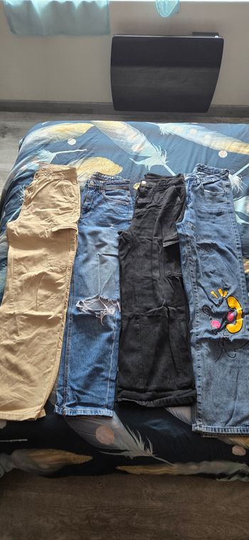 Lot 4 pantalon XS à S 