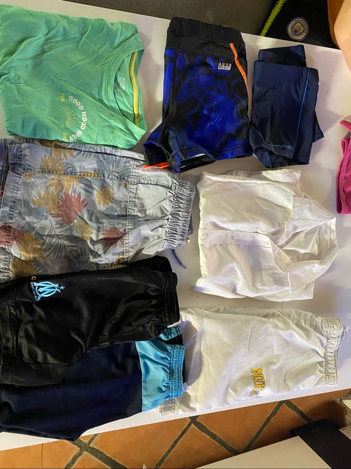Lot de 8 vêtements  enfants taille 8  /10 ans ans kiabi
