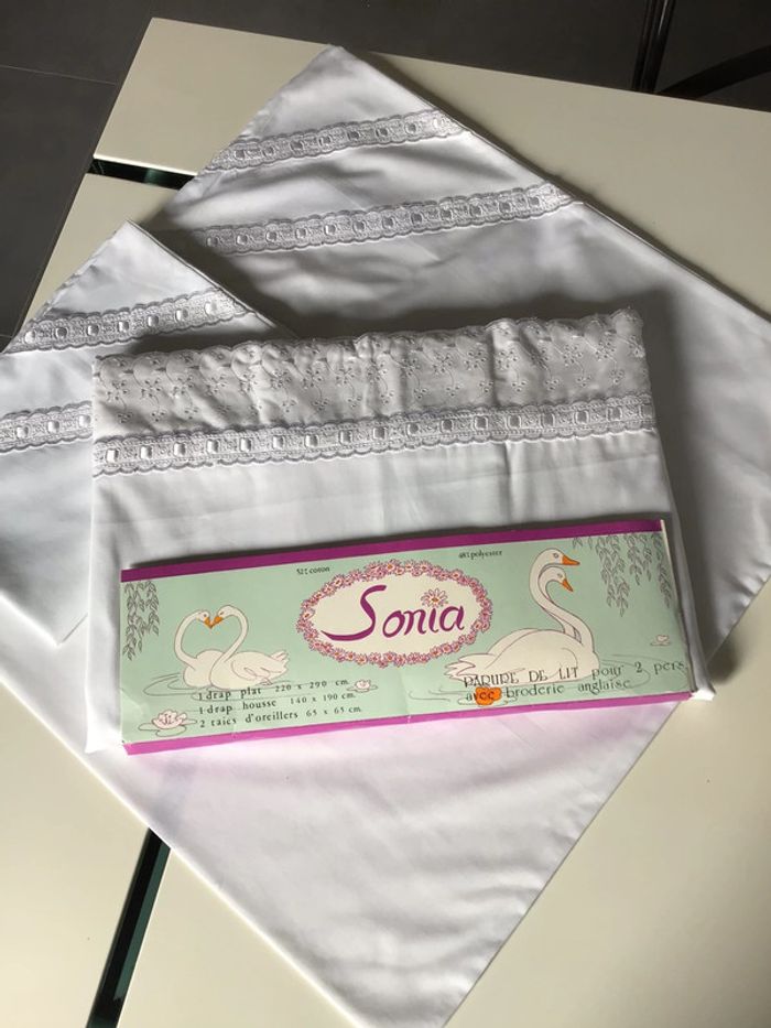 Parure de lit 52% coton 2 personnes broderie anglaise - photo numéro 6