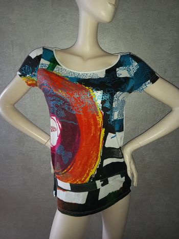 tee shirt blanc et coloré desigual taille 38/40