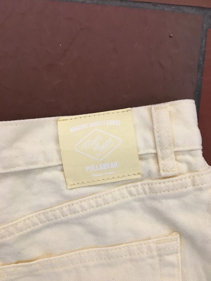 Short en jean Jaune Pull & Bear taille 38 - photo numéro 6