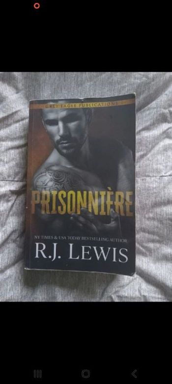 Livre "Prisonnière"
