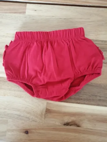 Culotte rouge à volant disney