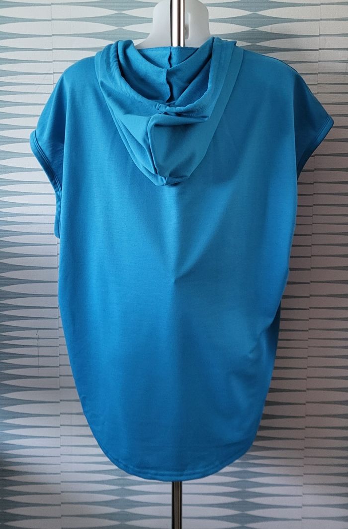 Tee-shirt sans manche et à capuche bleu taille XL Shein en excellent état - photo numéro 9