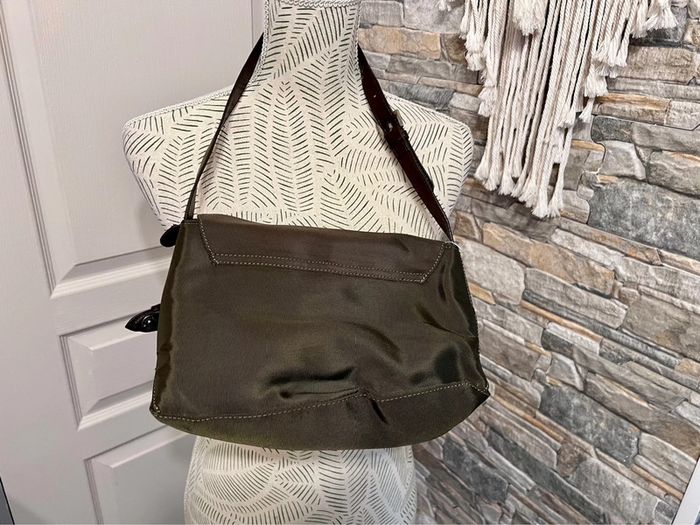 Très beau sac à mains couleur kaki avec fermeture et pression 26/17cm - photo numéro 7