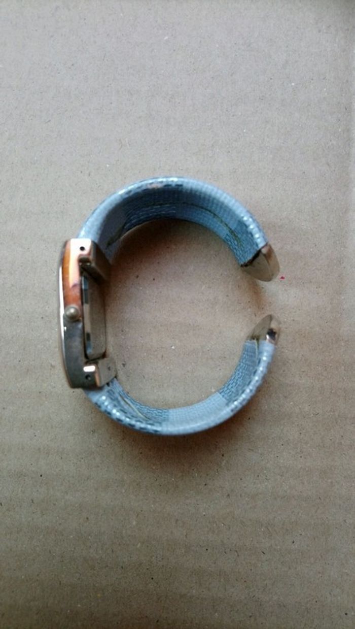 Montre bleue - photo numéro 3