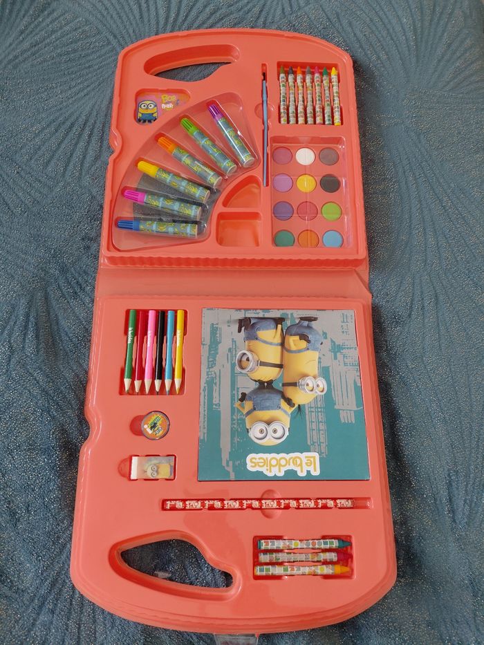 Ensemble pour coloriage - photo numéro 2