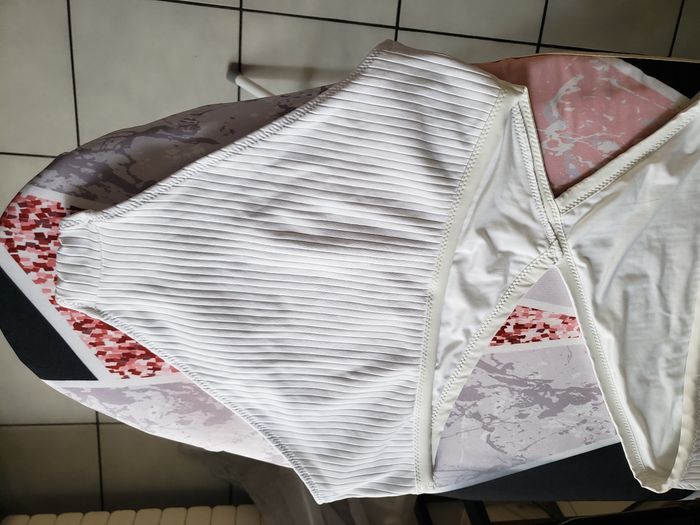 Maillot de bain une pièce blanc - photo numéro 5