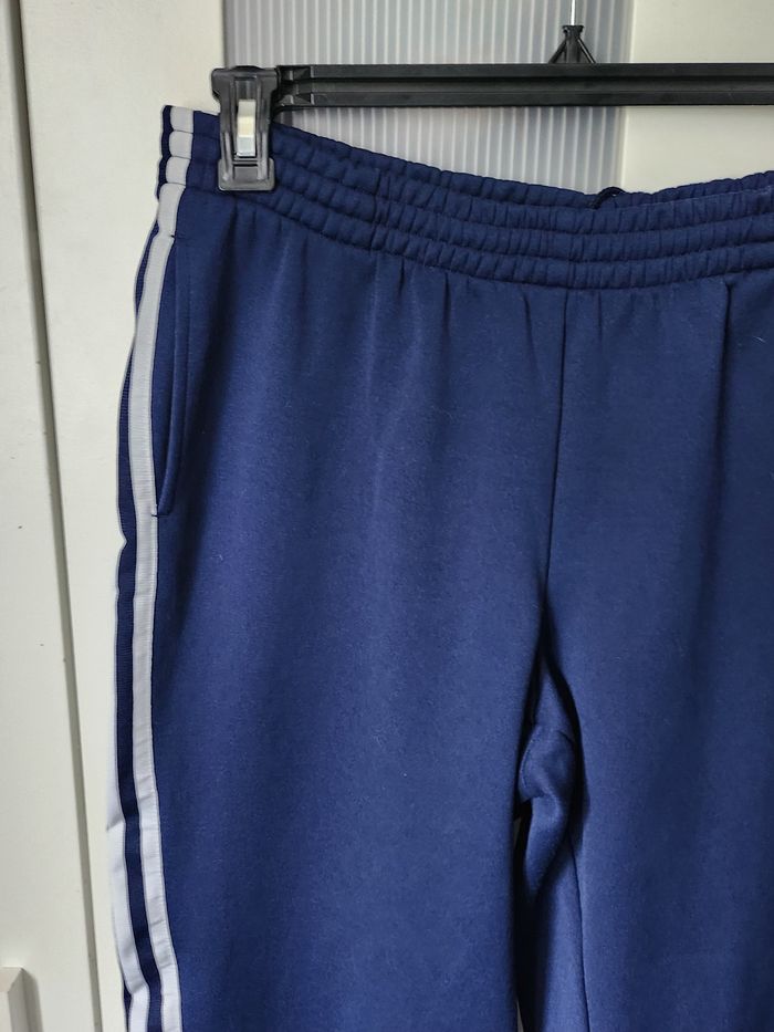 Bas de jogging Adidas garcon taille 16ans - photo numéro 2