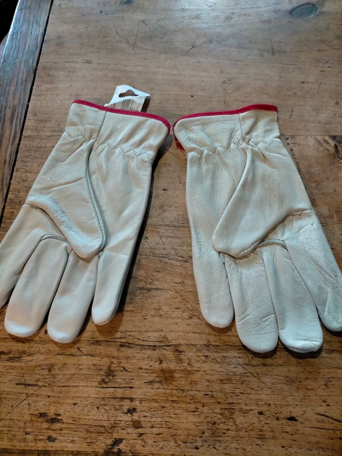 Gants de travail neufs taille 8 - photo numéro 2