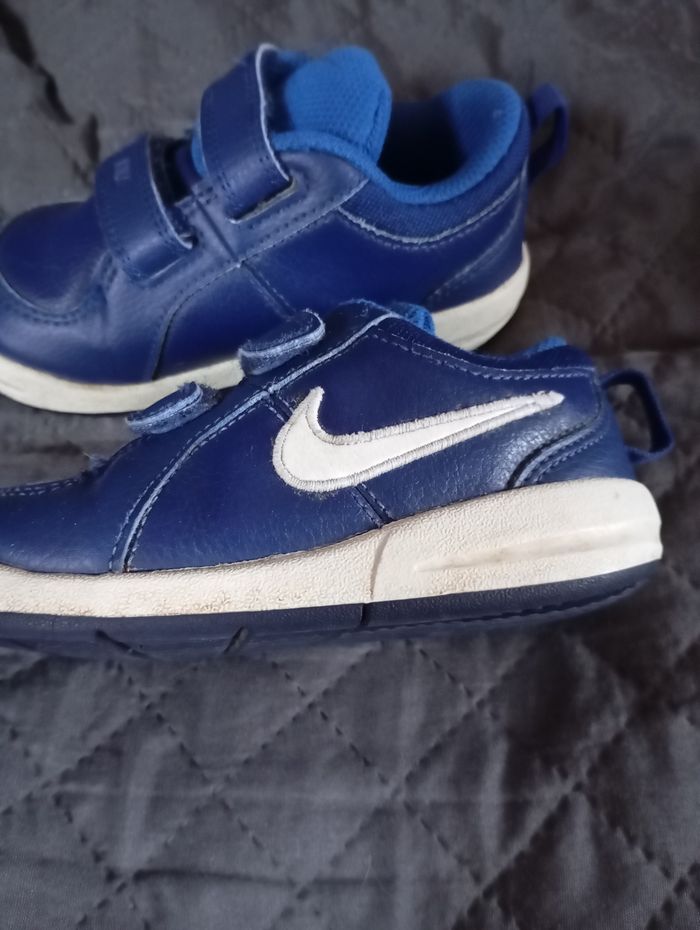 Baskets Nike pointure 25 - photo numéro 2