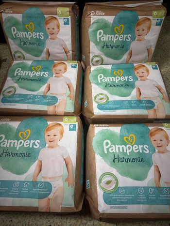 Six pack de couches Pampers taille 6 harmonie