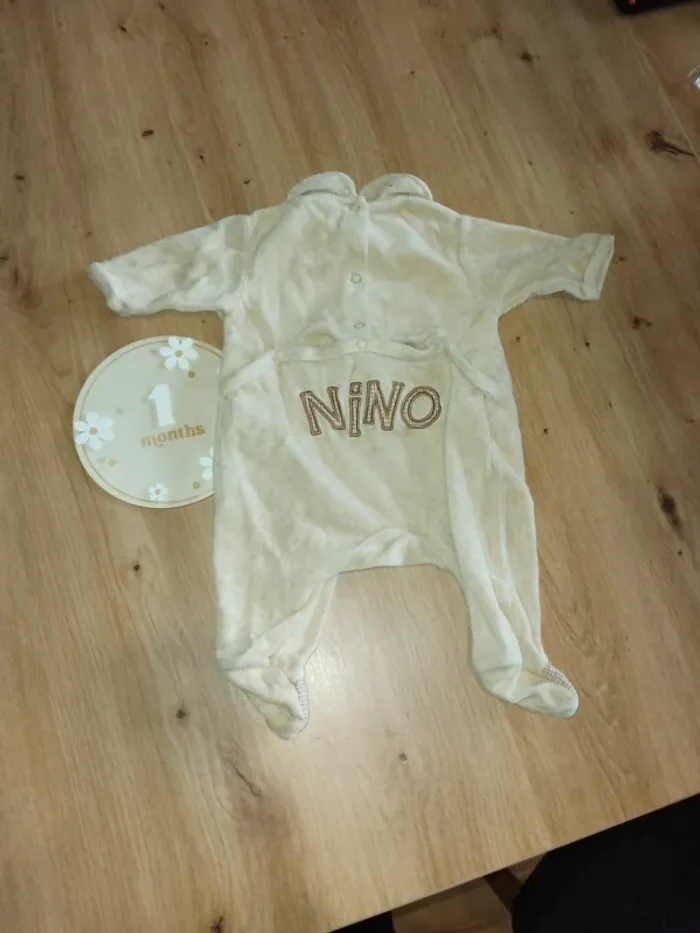 5 pyjamas  velours 1 mois - photo numéro 13