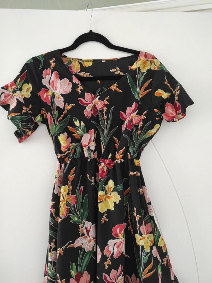 Robe fleurie M avec ceinture - photo numéro 2