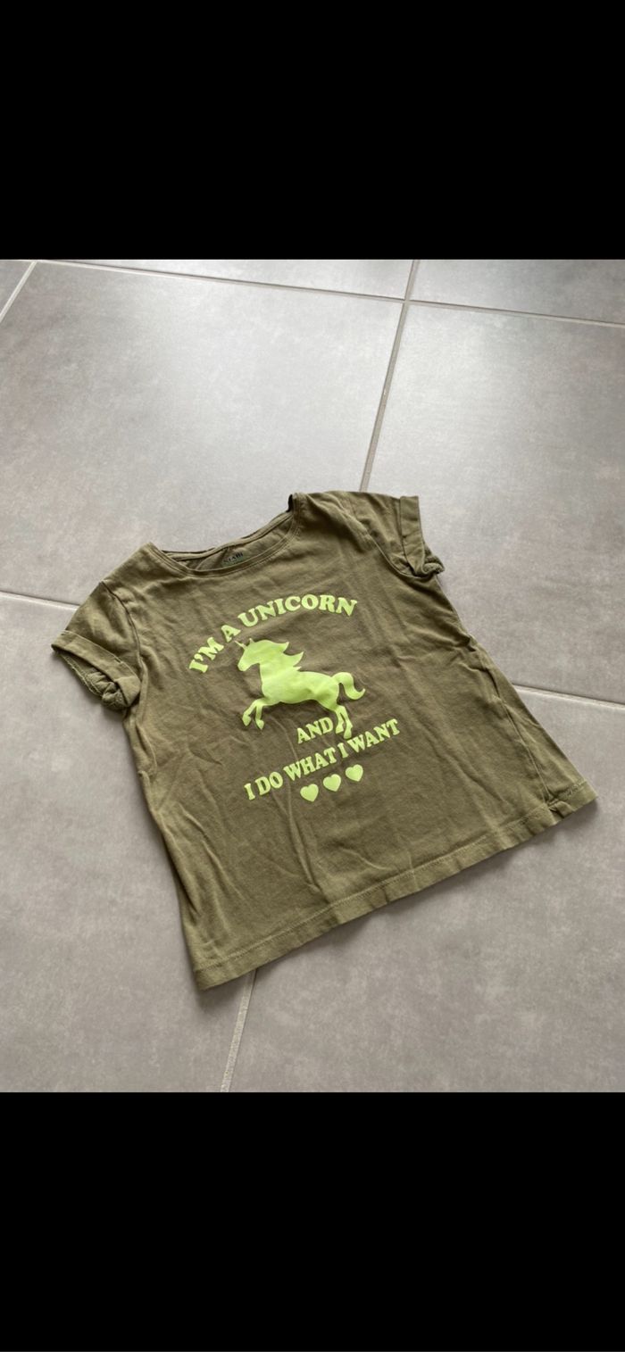 Tee shirt manches courtes Licorne 6 ans