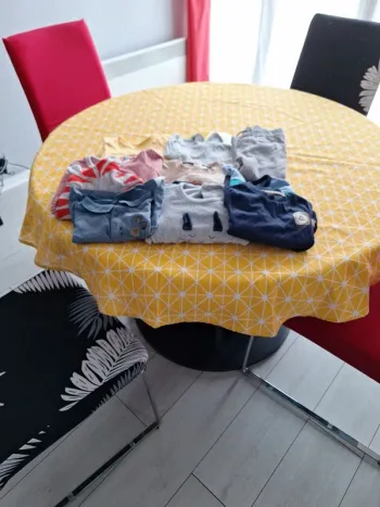 Lot de 9 vêtements 18 MOIS