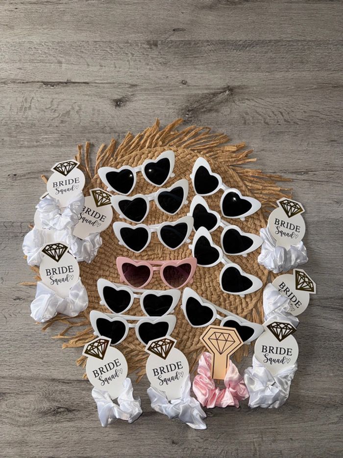 Lot 10 paires de lunettes cœur avec élastiques à cheveux