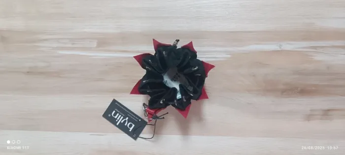 Porte-clés Ma Petite Tulipe

Bylin cui rouge noir neuf - photo numéro 3