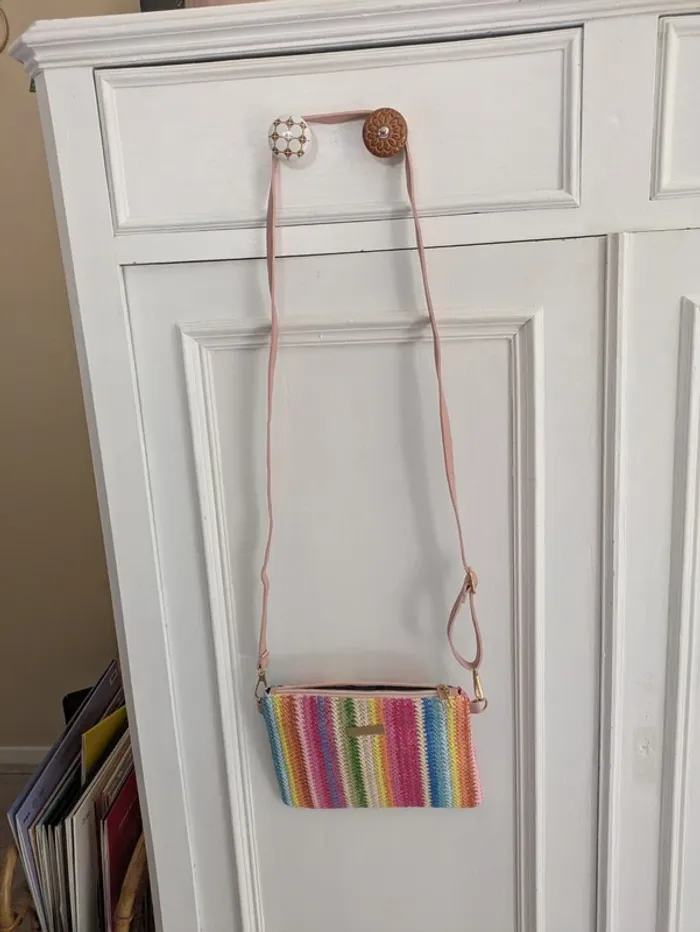 Sac en raphia rayé – neuf – l’accessoire qui respire la joie de vivre - photo numéro 4