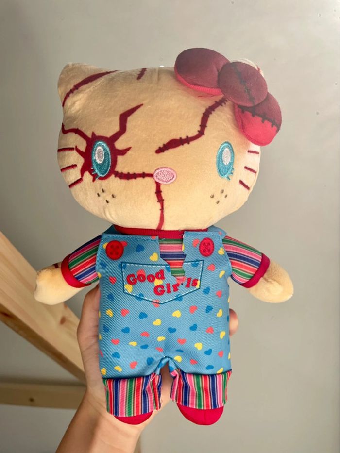 Peluche Sanrio Hello Kitty x CHUCKY - photo numéro 5