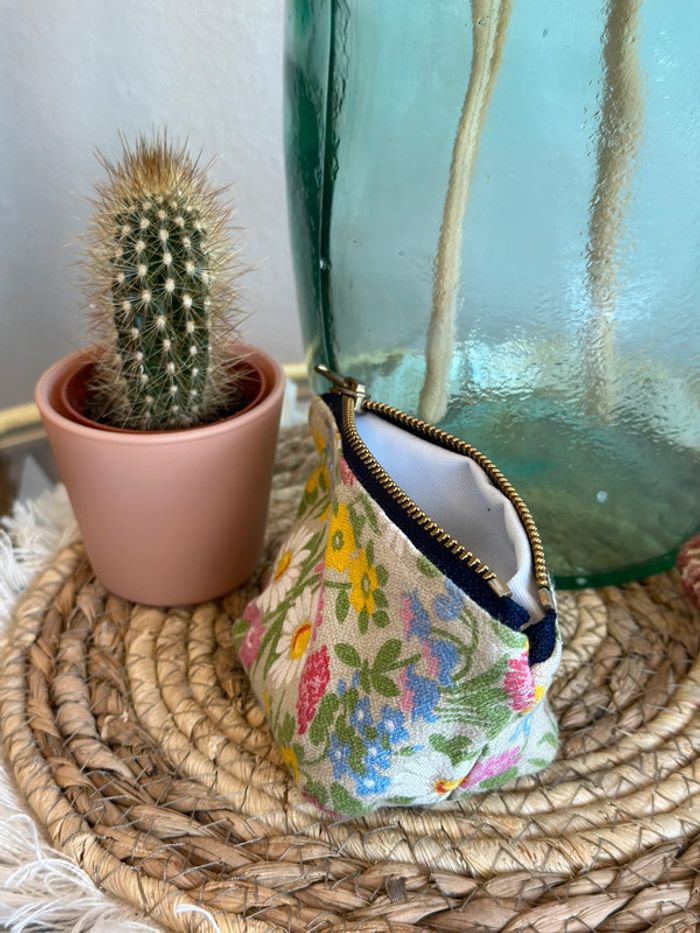 Petit porte-monnaie upcycling imprimé fleuri coloré - photo numéro 5
