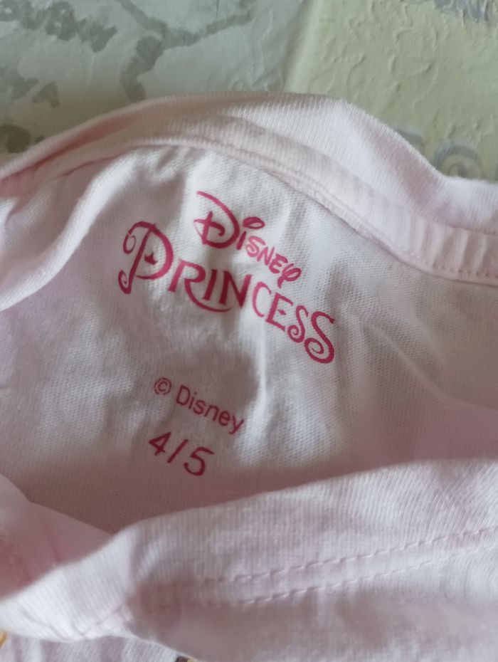 T-shirt Disney Princesse 4/5 ans - photo numéro 3