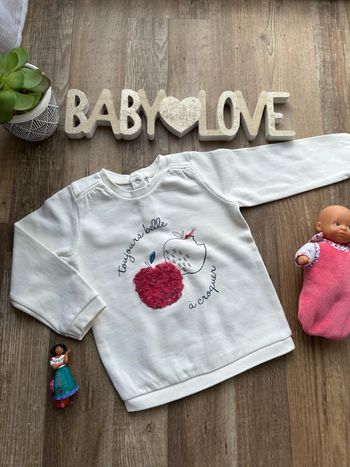 - Pull Tape à l’œil  - 23 mois - Très Bon état, mini tache