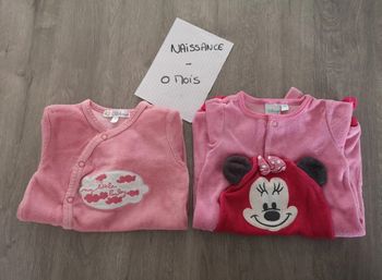 Lot de 2 pyjamas taille 50cm naissance