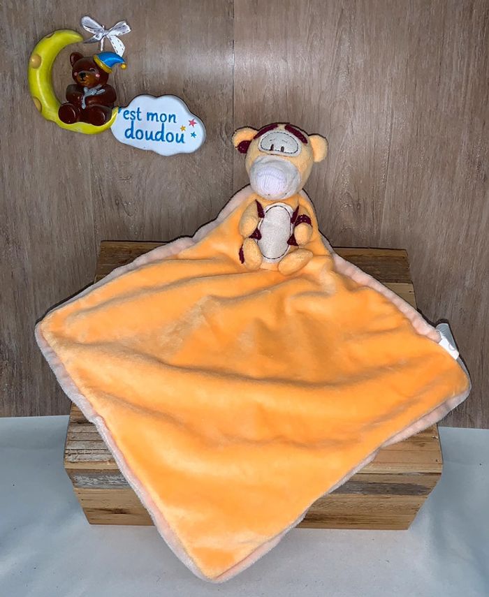 DY294 doudou tigrou 🐯 Disney