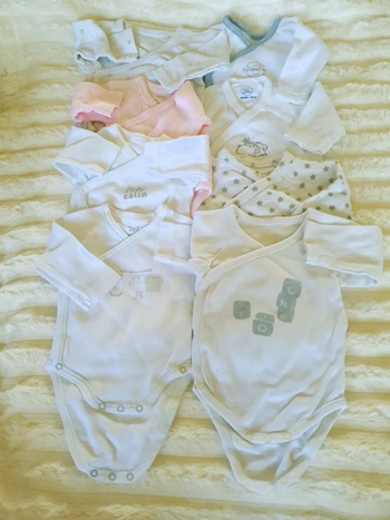 8 bodies 0 mois et naissance fille ouverture devant