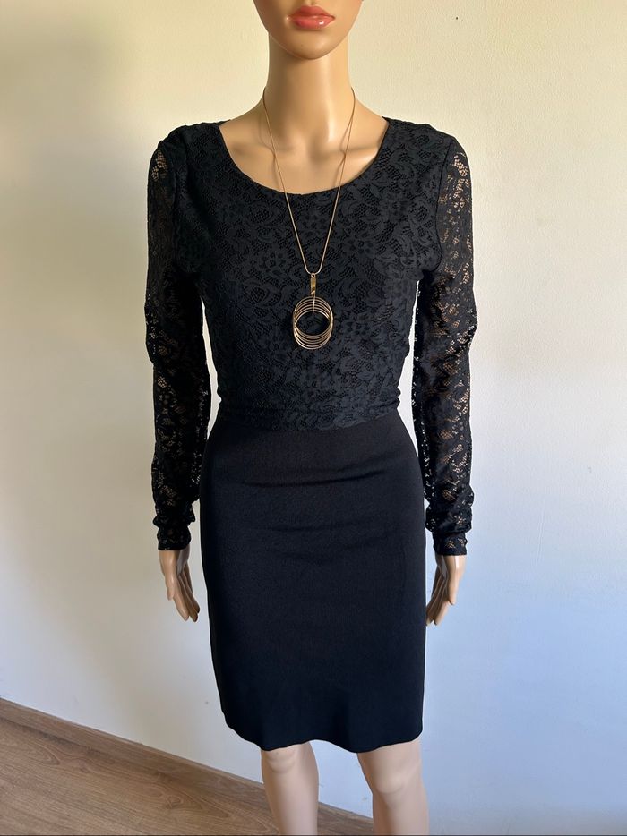 Robe noire neuve avec dentelle Morgan taille M (valeur 85€)