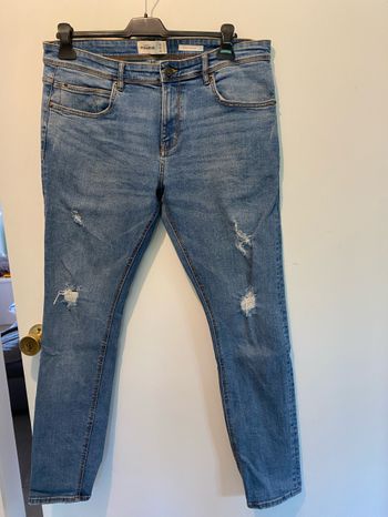 Jean troué Pull & Bear homme skinny 46