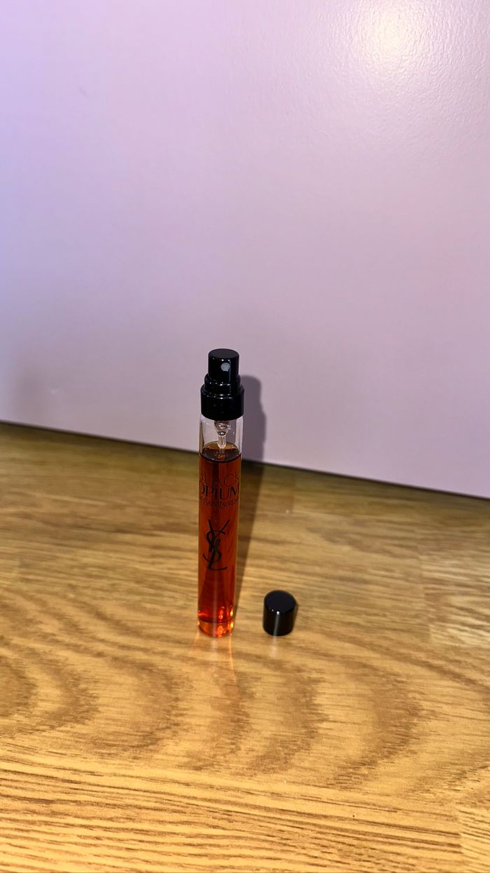 Lot 3 produits Yves Saint Laurent Black Opium - Parfum + crème pour les mains - photo numéro 6