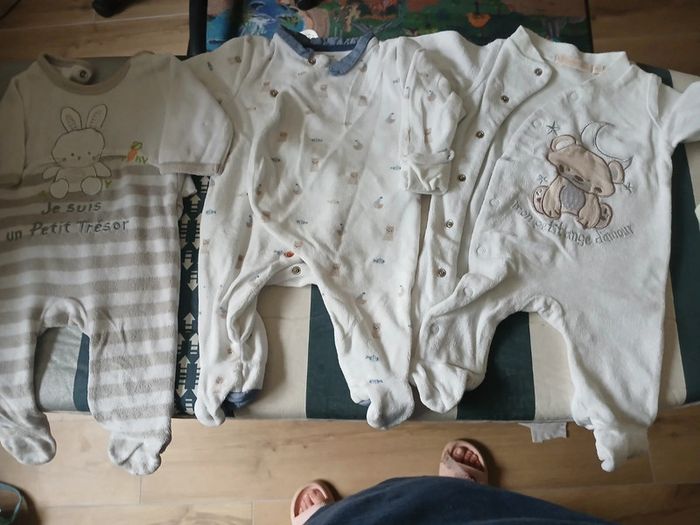 Lot 5 pyjamas 1 mois - photo numéro 2