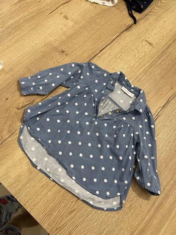 Blouse bleu à pois
