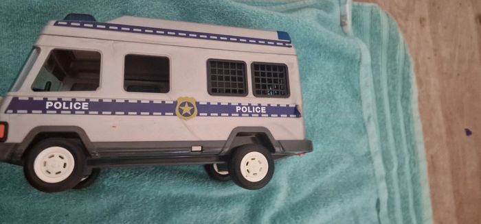 Playmobil 4023 Fourgon Equipé et Policiers - photo numéro 5