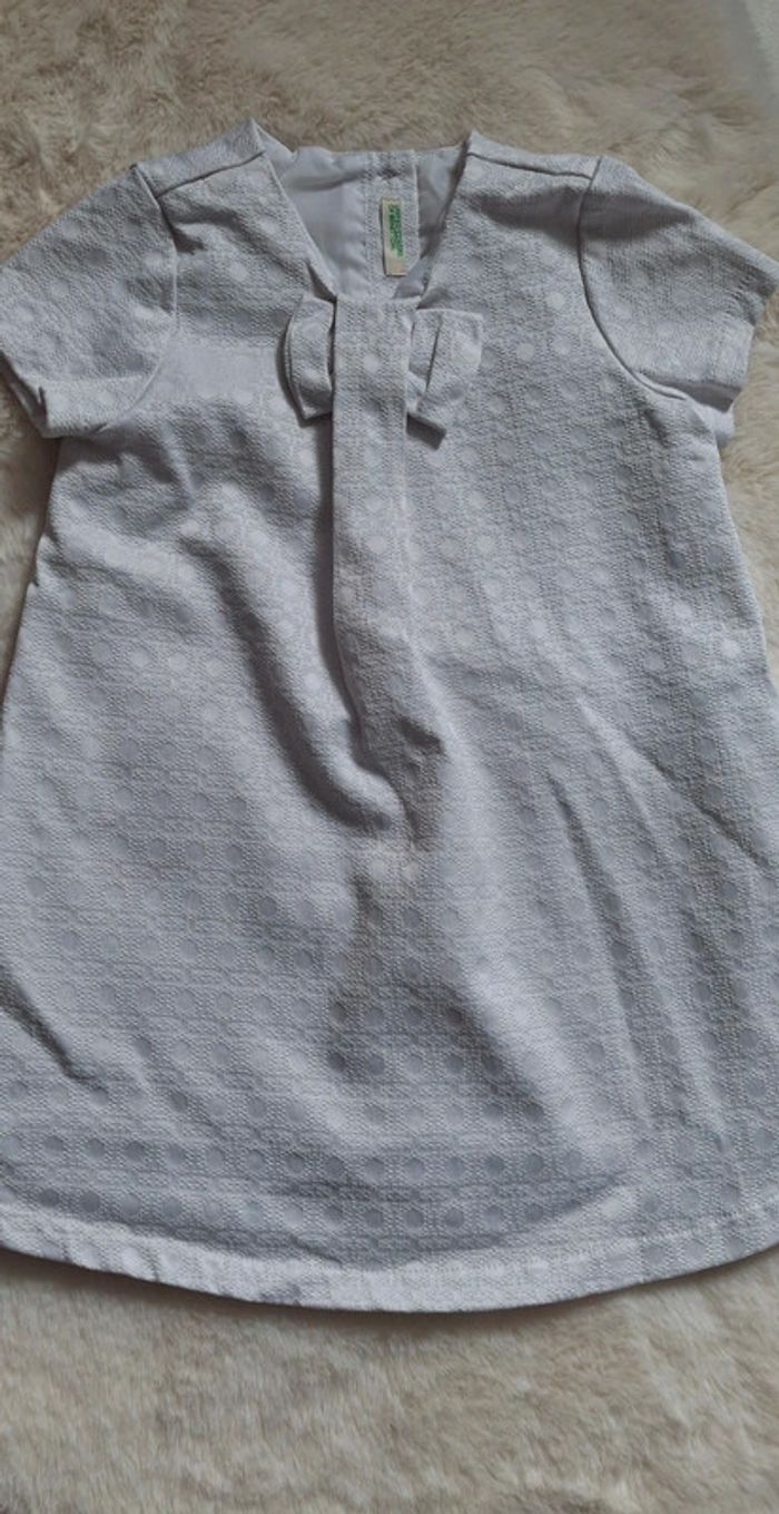 Robe Benetton taille 6 mois - photo numéro 2