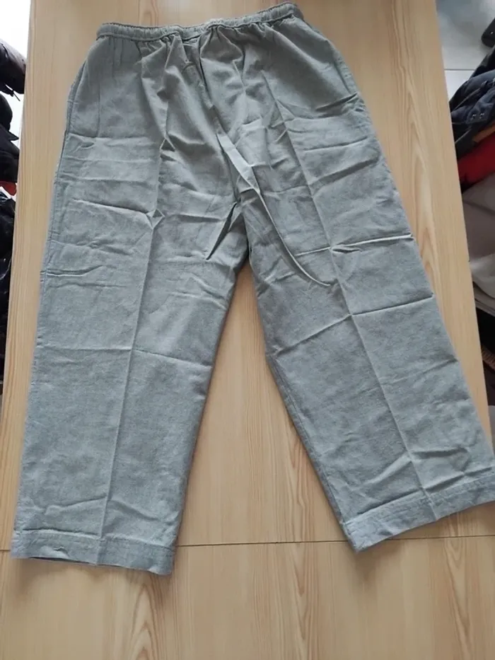 Pantalon court 🔄 - photo numéro 3