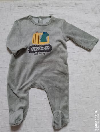 Kiabi pyjama velours dino vert clair 3 mois