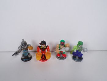 Figurines Akedo (J9)