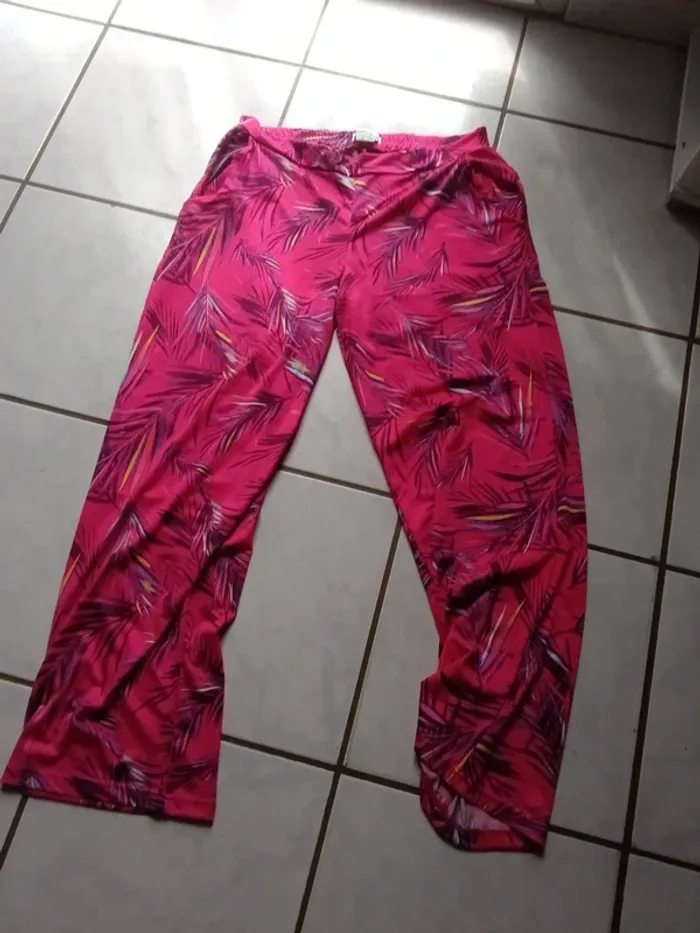 Pantalon léger rose motif